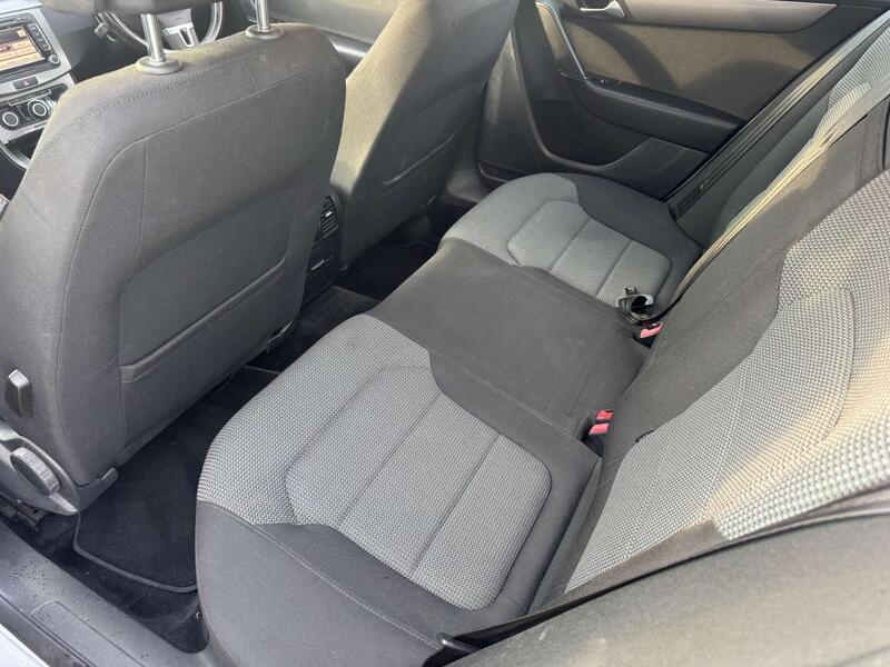 Volkswagen Passat view 7