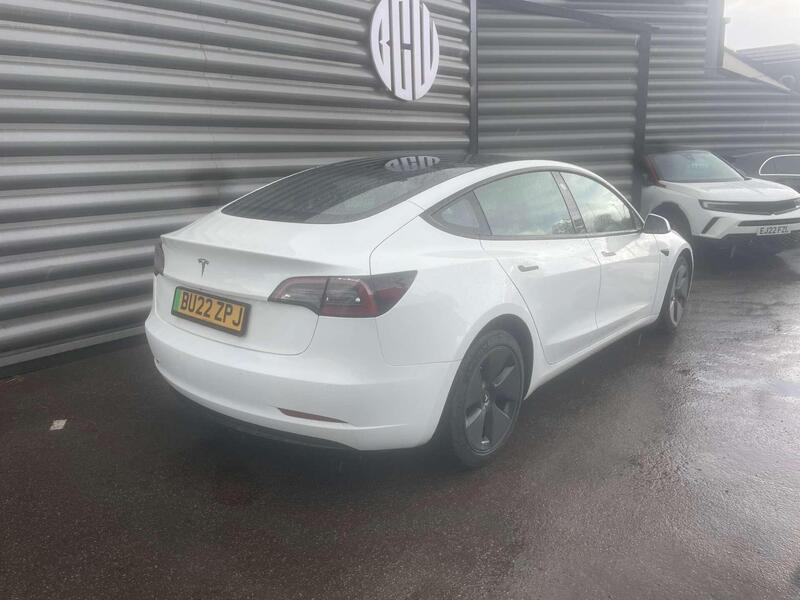 Tesla Model 3 view 4