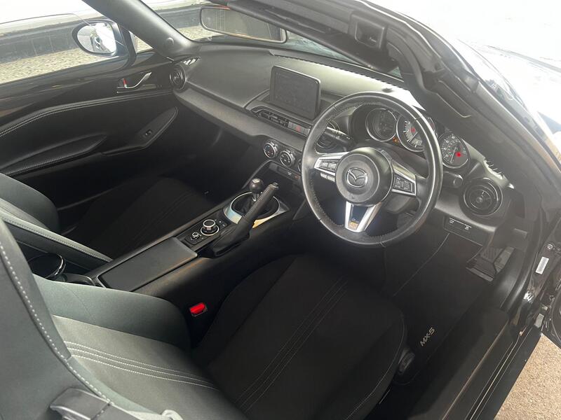 Mazda MX 5 view 4