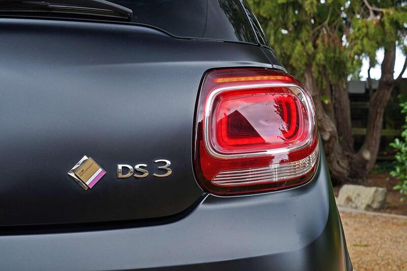 DS Automobiles DS 3 view 5
