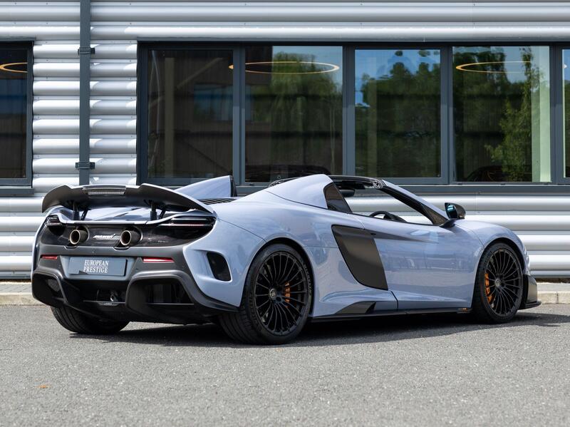 Mclaren 675LT view 3
