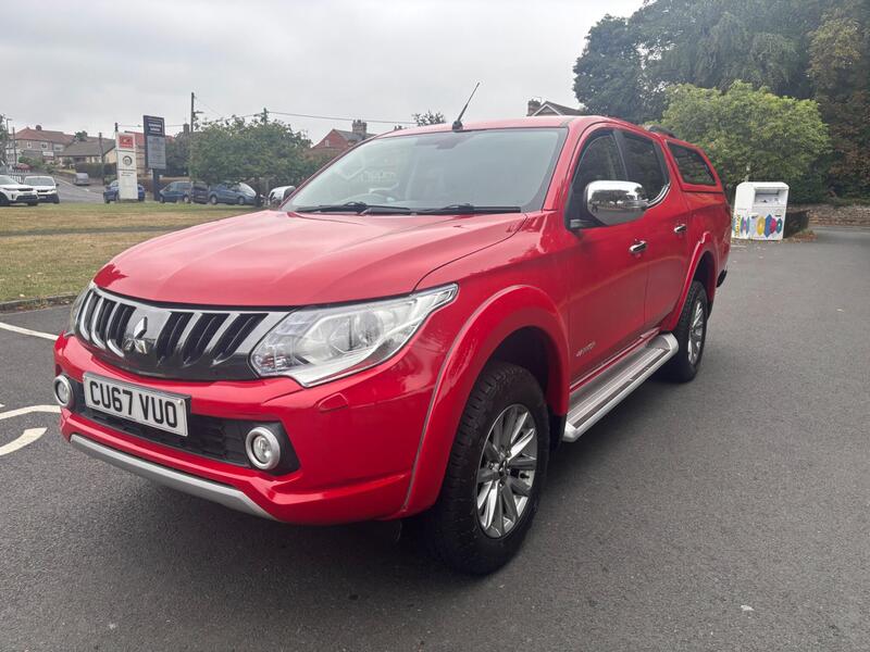 Mitsubishi L200 view 3