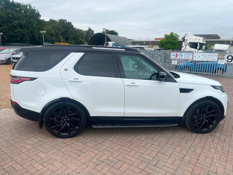 Land Rover Discovery 3 view 2