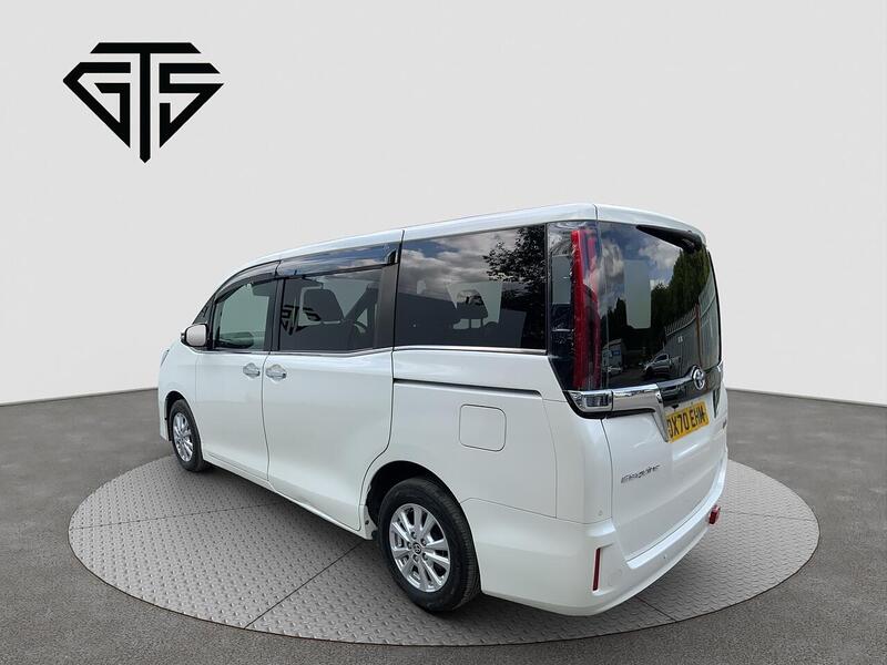 Toyota Toyota Esquire view 5