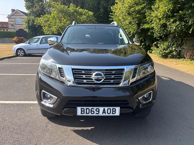 Nissan Navara view 2