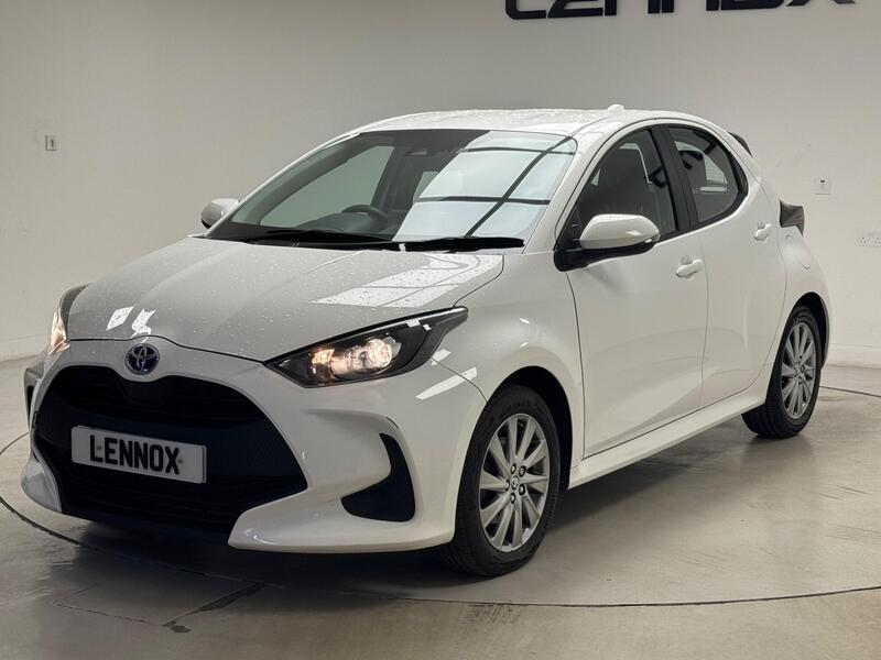 Toyota Yaris view 3