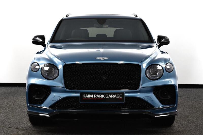 Bentley Bentayga view 7