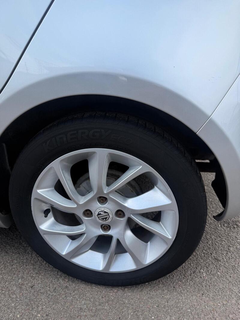 MG MG3 view 7
