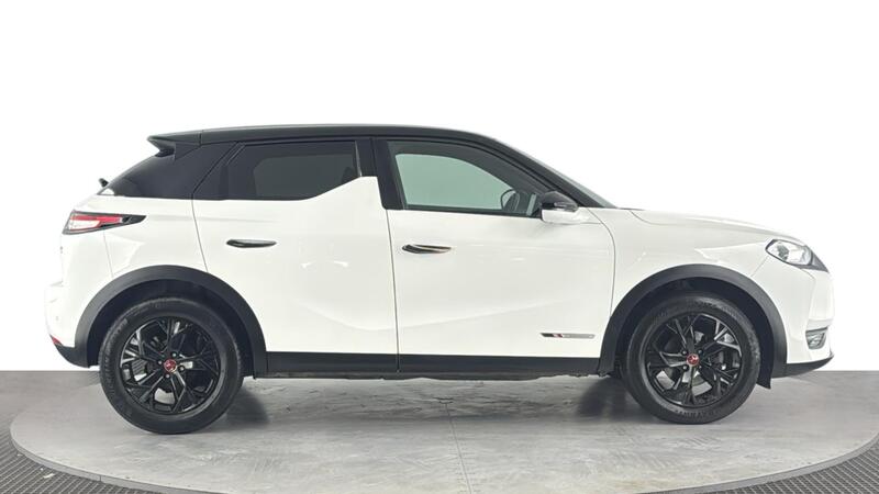 DS Automobiles DS 3 Crossback view 3