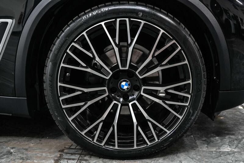 BMW X5 view 7