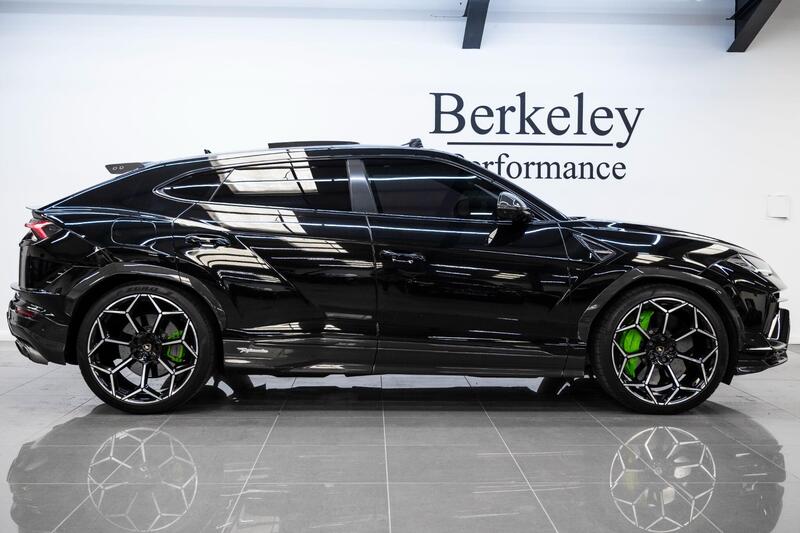 Lamborghini Urus view 4