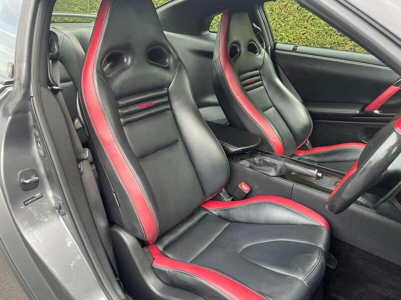 Nissan GT-R view 7