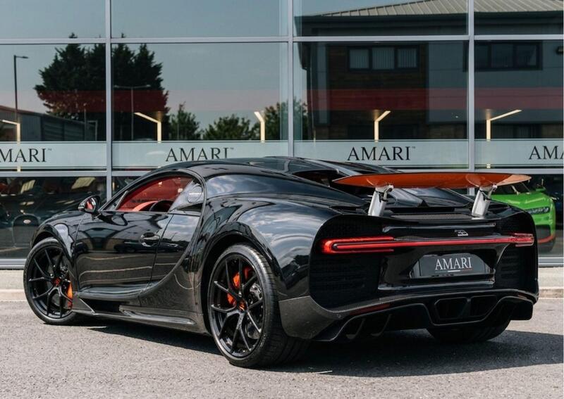 Bugatti Chiron view 3