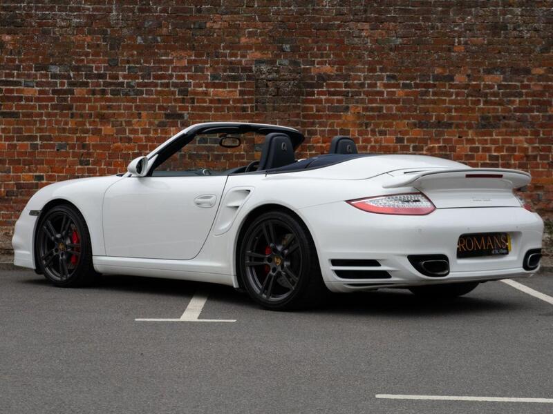 Porsche 911 view 3