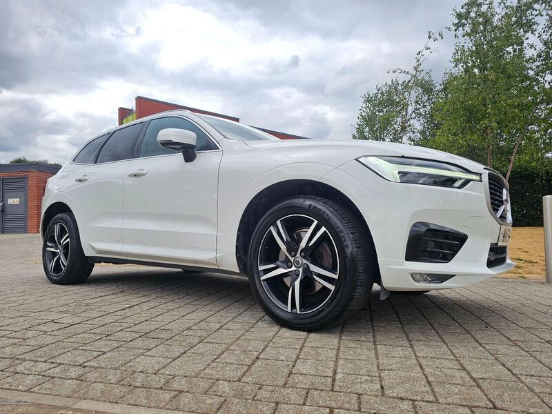 Volvo XC60 view 3