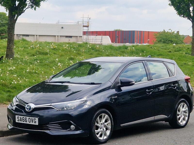 Toyota Auris view 2
