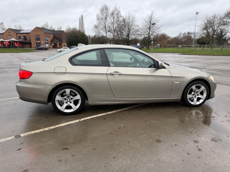 BMW 3 Series view 4