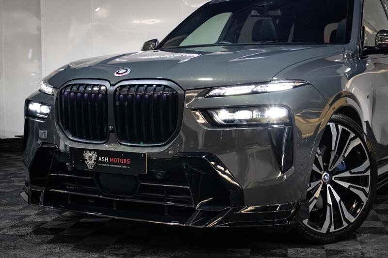 BMW X7 view 2