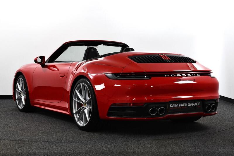 Porsche 911 view 5