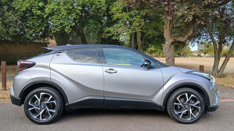 Toyota C-HR view 2