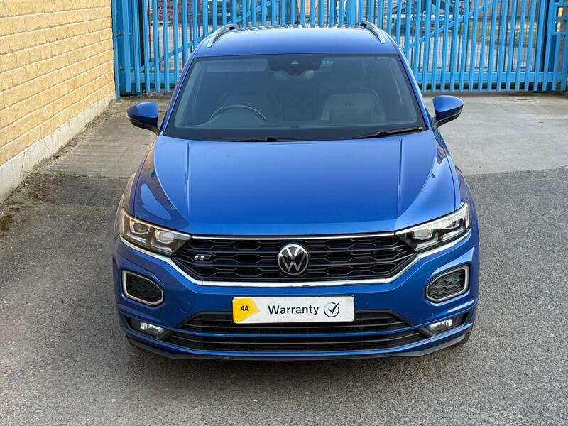 Volkswagen T-Roc view 3