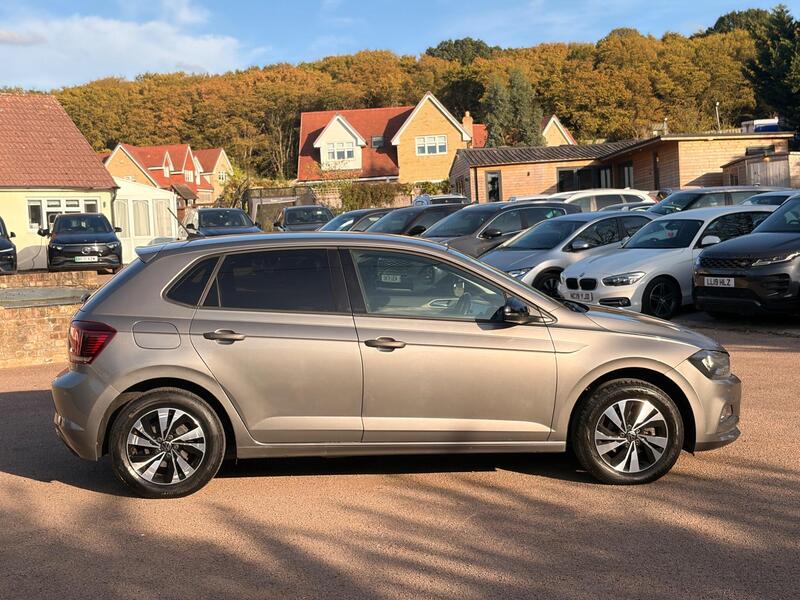 Volkswagen Polo view 5