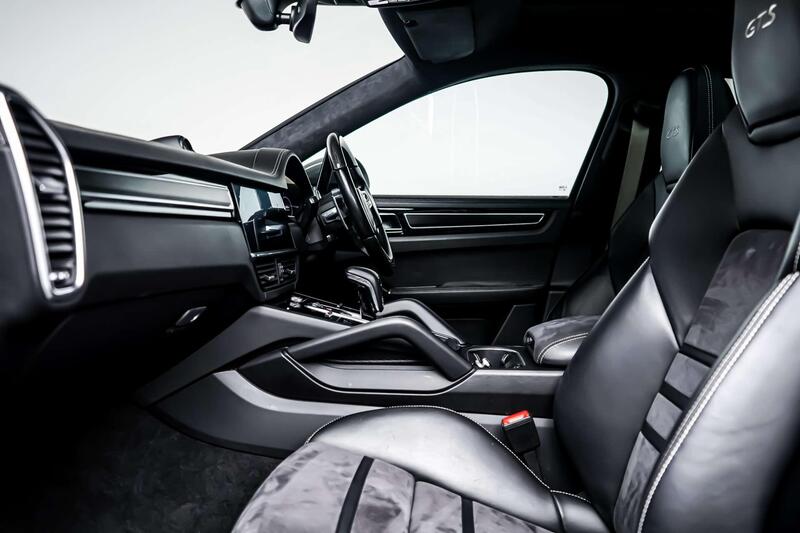 Porsche Cayenne view 7