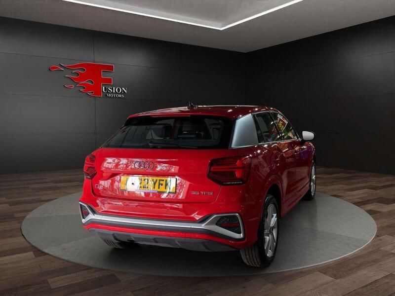 Audi Q2 view 6