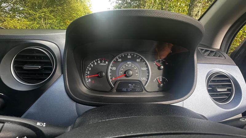 2015 Hyundai i10 — photo 16