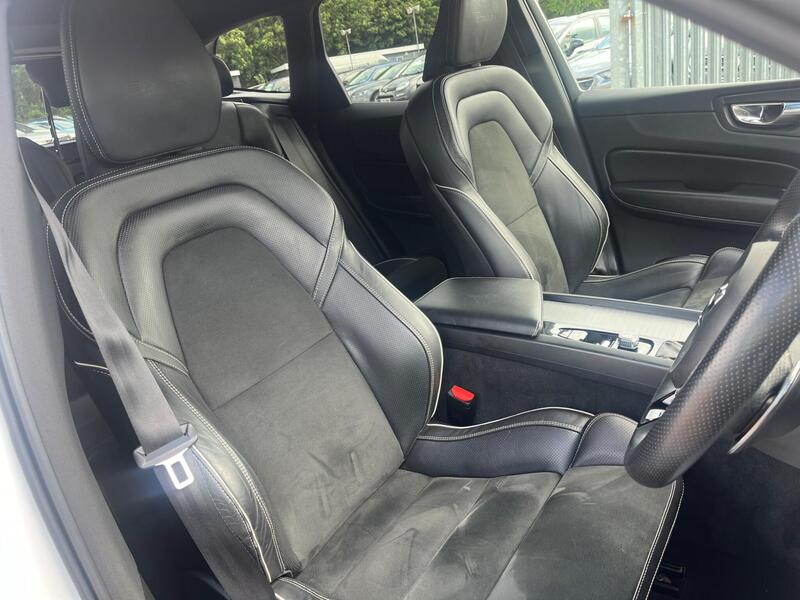 Volvo XC60 view 4
