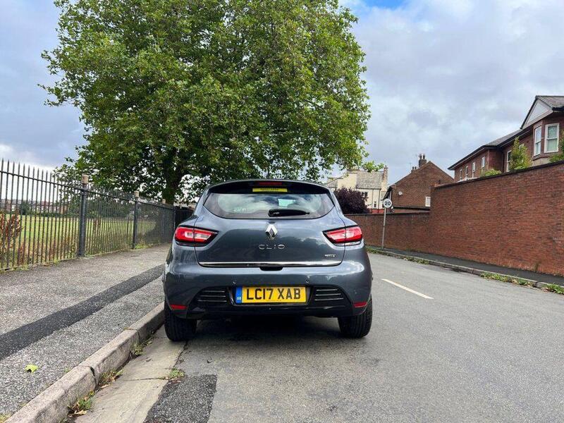 Renault Clio view 10
