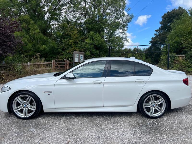 BMW 5 Series view 4