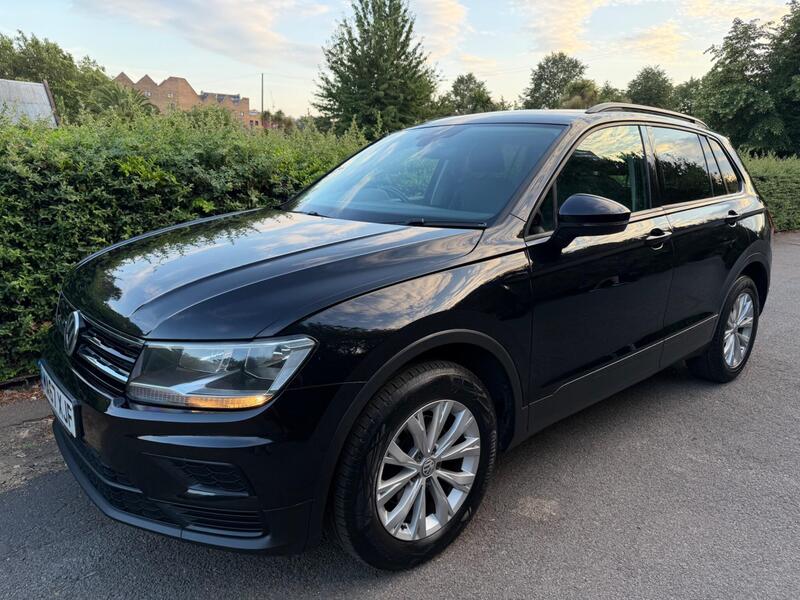 Volkswagen Tiguan view 6