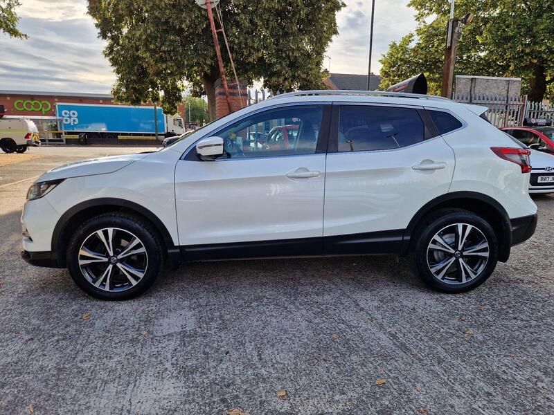 Nissan Qashqai view 2