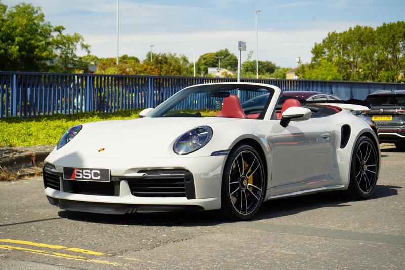 Porsche 911 view 7