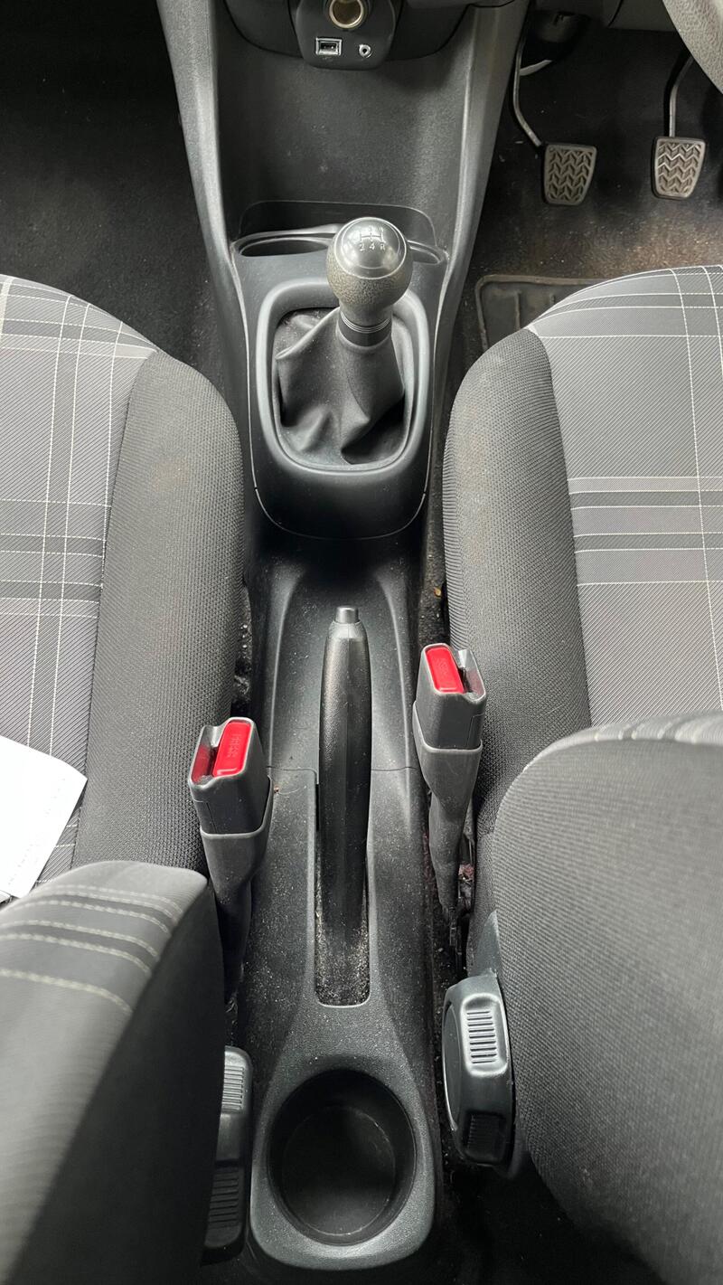 2017 Peugeot 108 — photo 28