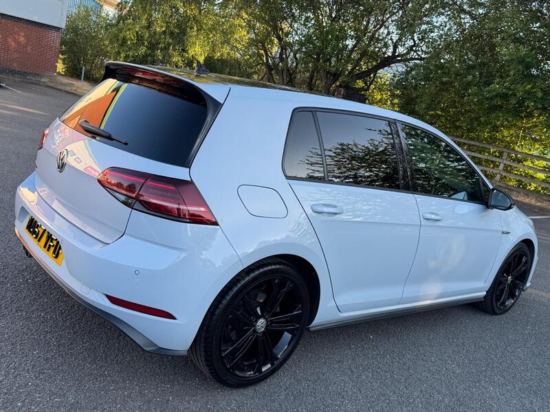 Volkswagen Golf view 6