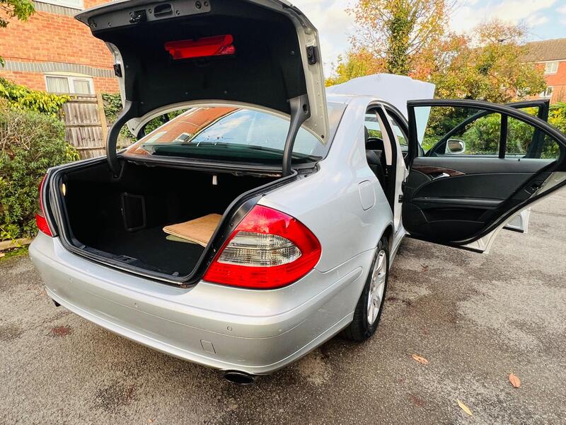 Mercedes-Benz E Class view 40