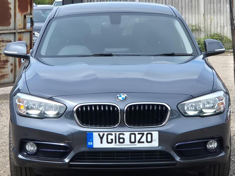 BMW 1 Series view 2