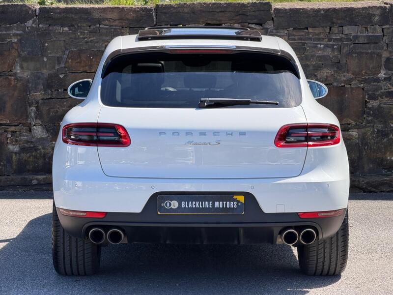 Porsche Macan view 6