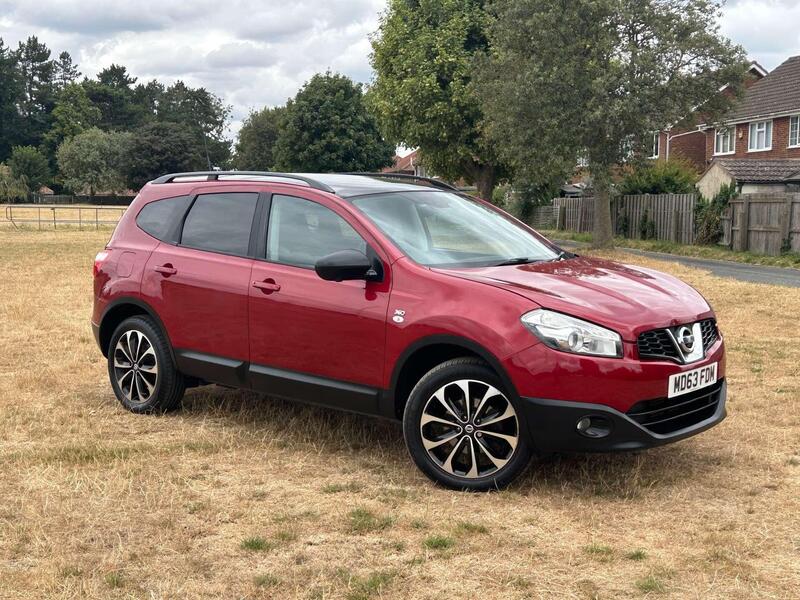 Nissan Qashqai+2 view 3