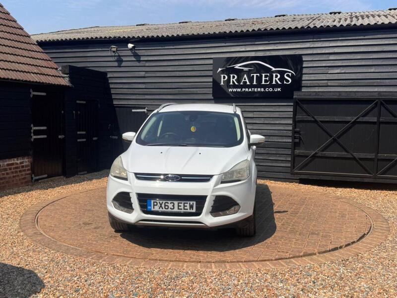 Ford Kuga view 3
