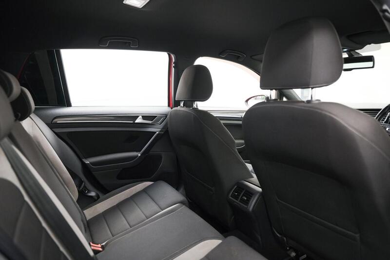 Volkswagen Golf view 14