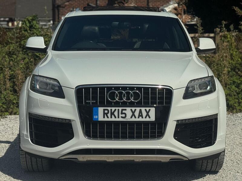 Audi Audi Q7 view 4