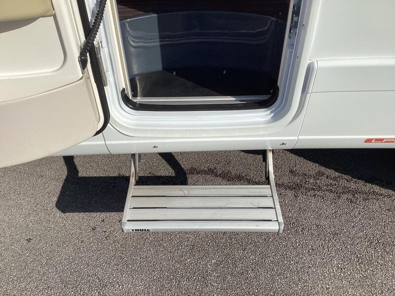 Auto-Trail Tracker RB — image 13