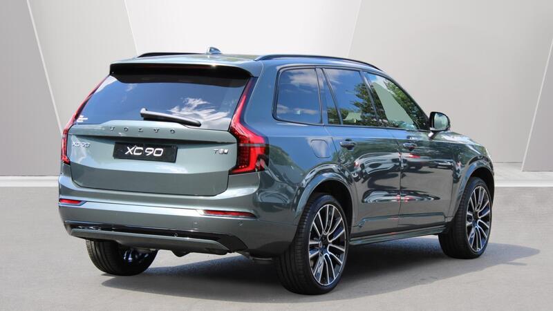 Volvo XC90 view 2