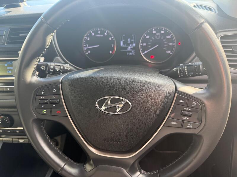 Hyundai i20 view 3