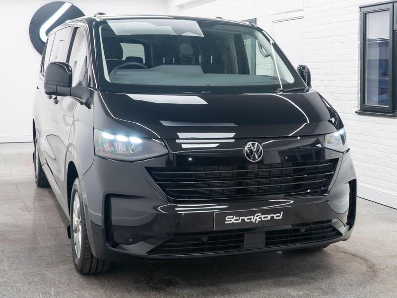 Volkswagen Transporter view 4