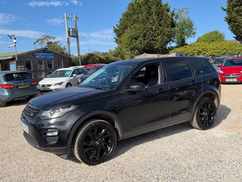 Land Rover Discovery Sport view 5