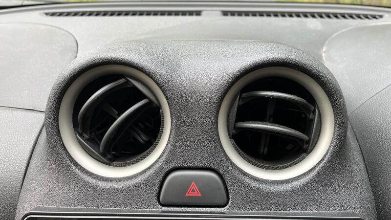 2012 Nissan Micra — photo 25